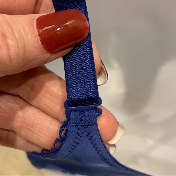 Victoria’s Secret Blue Polka Dot Demi Bra 34D - Picture 4 of 9
